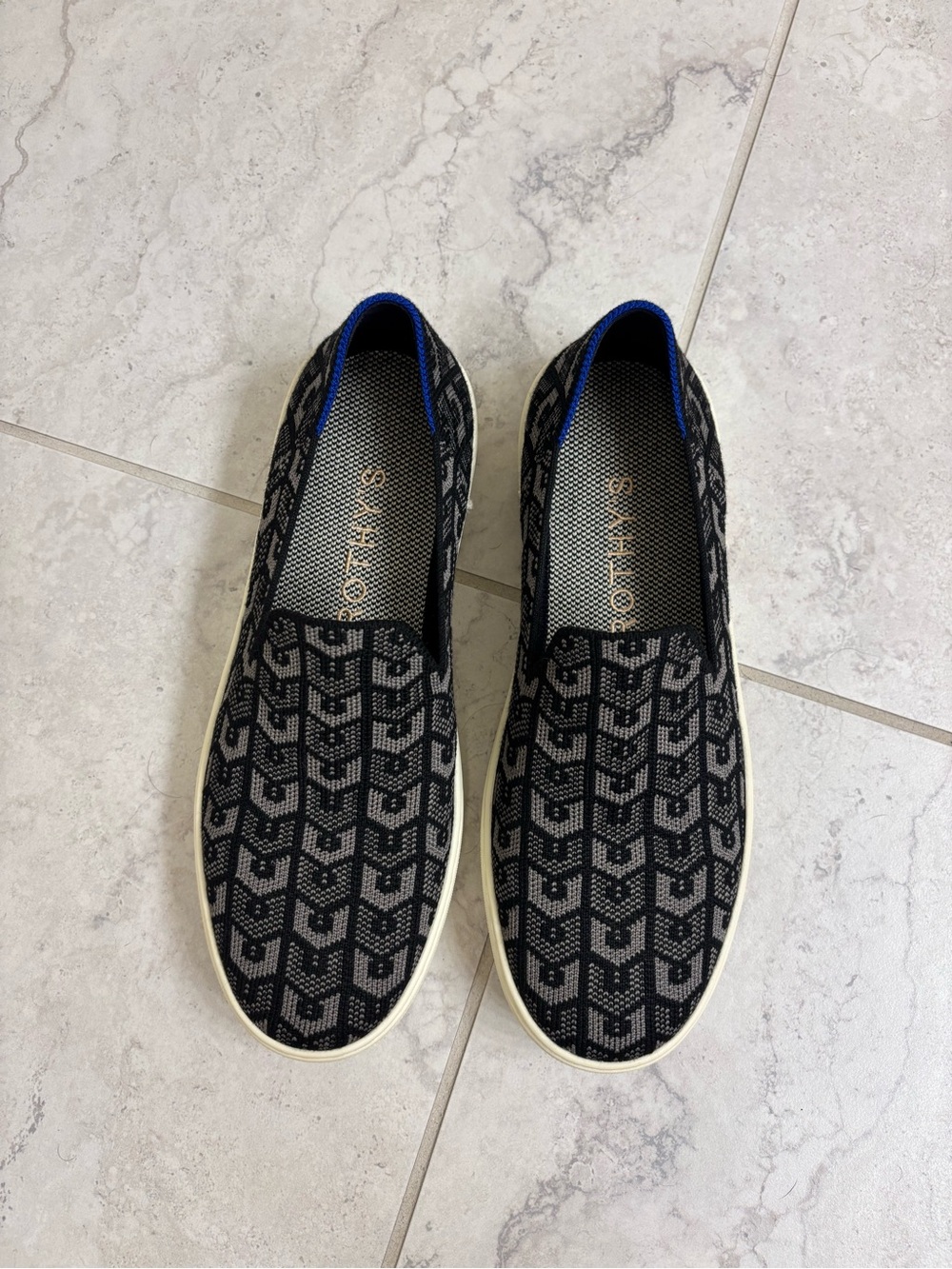 Rothy’s The Original Slip-On Sneaker, Geometric Logo Knit, Size 8 - Picture 2 of 7